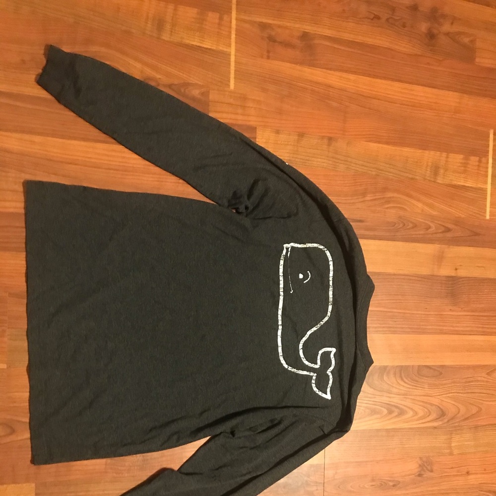 Grey Long-sleeved Vineyard Vines shirt